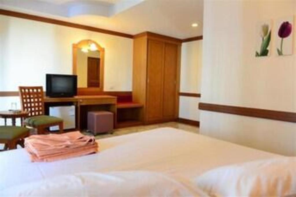 P.72 Hotel Pattaya Exterior foto